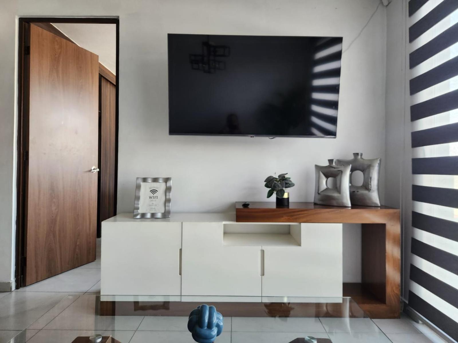 Departamento Nuevo Y Centrico Con Ambiente Familiar En Guadalajara Apartment Exterior photo